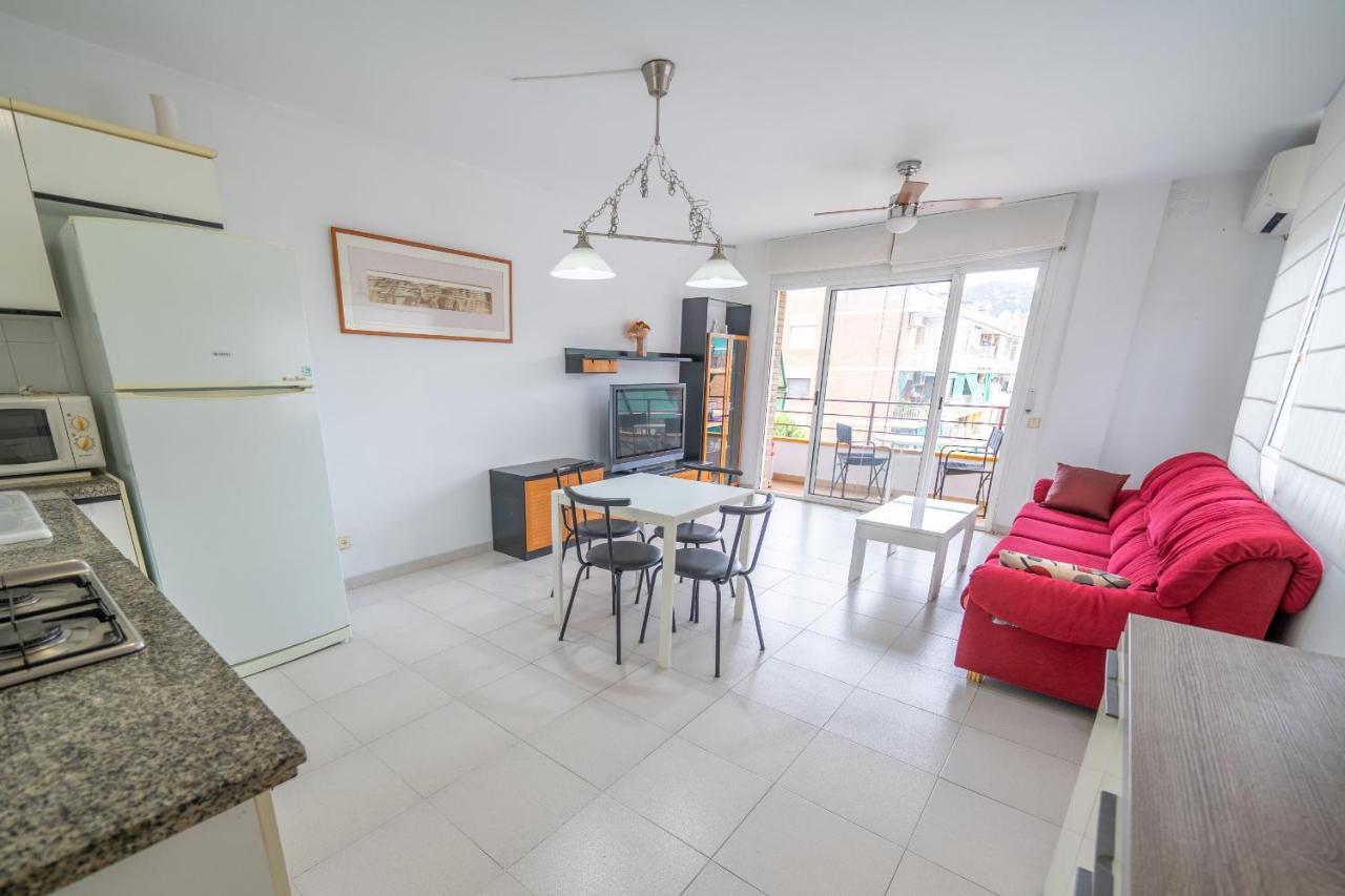 Homeholidaysrentals Margot - Costa Barcelona Пинеда-де-Мар Экстерьер фото
